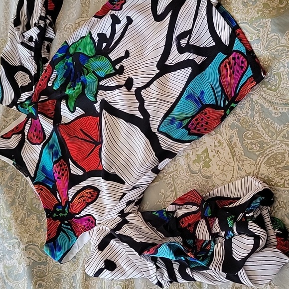 Alberto Makali Tops - ALBERTO MAKALI BOLD FLORAL SILK BLOUSE